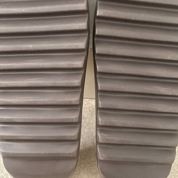 Yezzy slides - Picture 3 of 4
